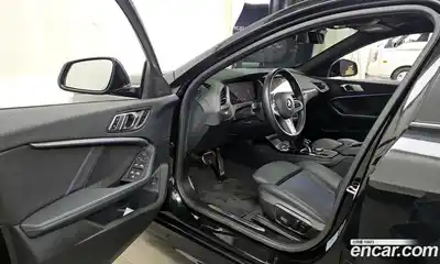 BMW 1-Series 2023 2.0 Автомат в Москве № 385617, миниатюра 10