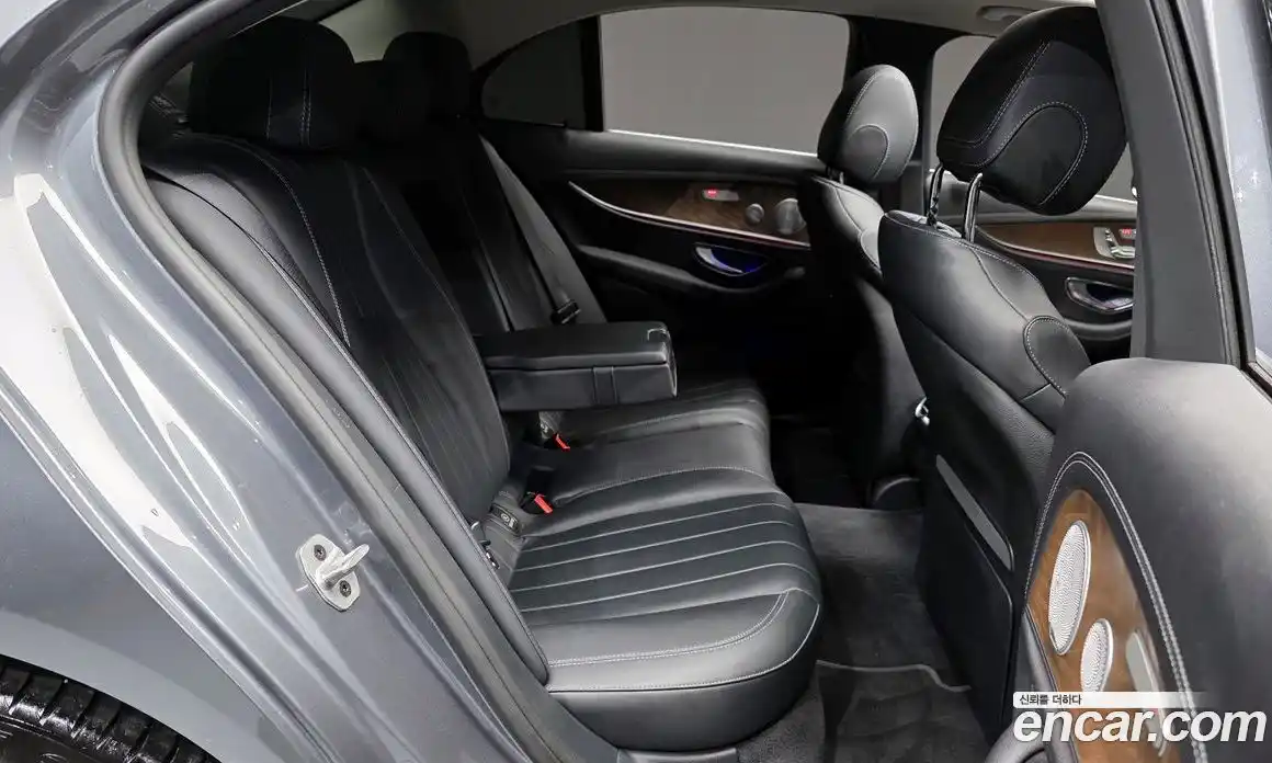 Mercedes-Benz E-Class 2020 2.0 Автомат в Москве № 413500, фото 12