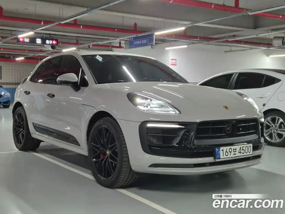 Porsche Macan 2023 2.9 Автомат в Москве № 416096, фото 1