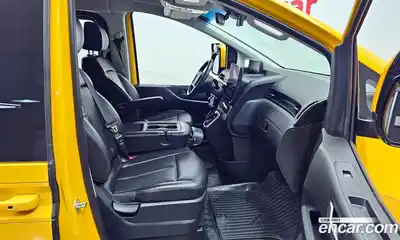 Hyundai Staria 2022 3.5 Автомат в Москве № 458417, миниатюра 11