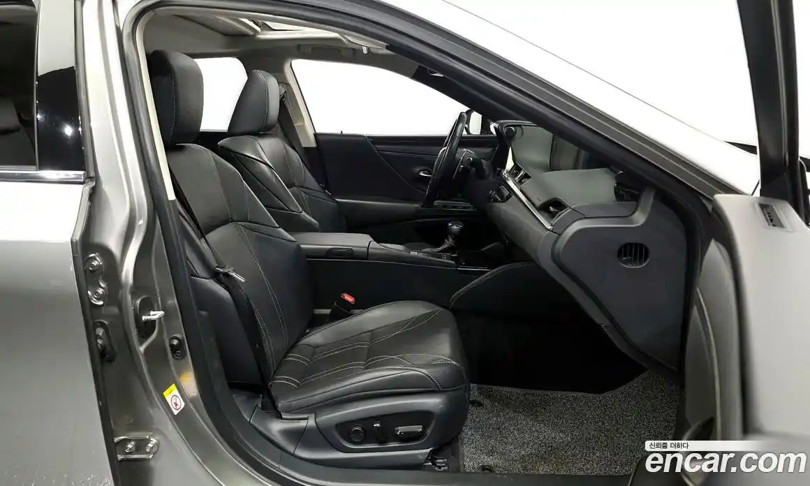 Lexus ES 2019 2.5 Автомат в Москве № 466009, фото 11