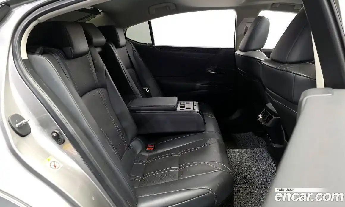 Lexus ES 2019 2.5 Автомат в Москве № 466009, фото 12