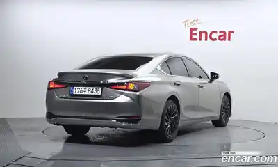 Lexus ES 2019 2.5 Автомат в Москве № 466009, миниатюра 2