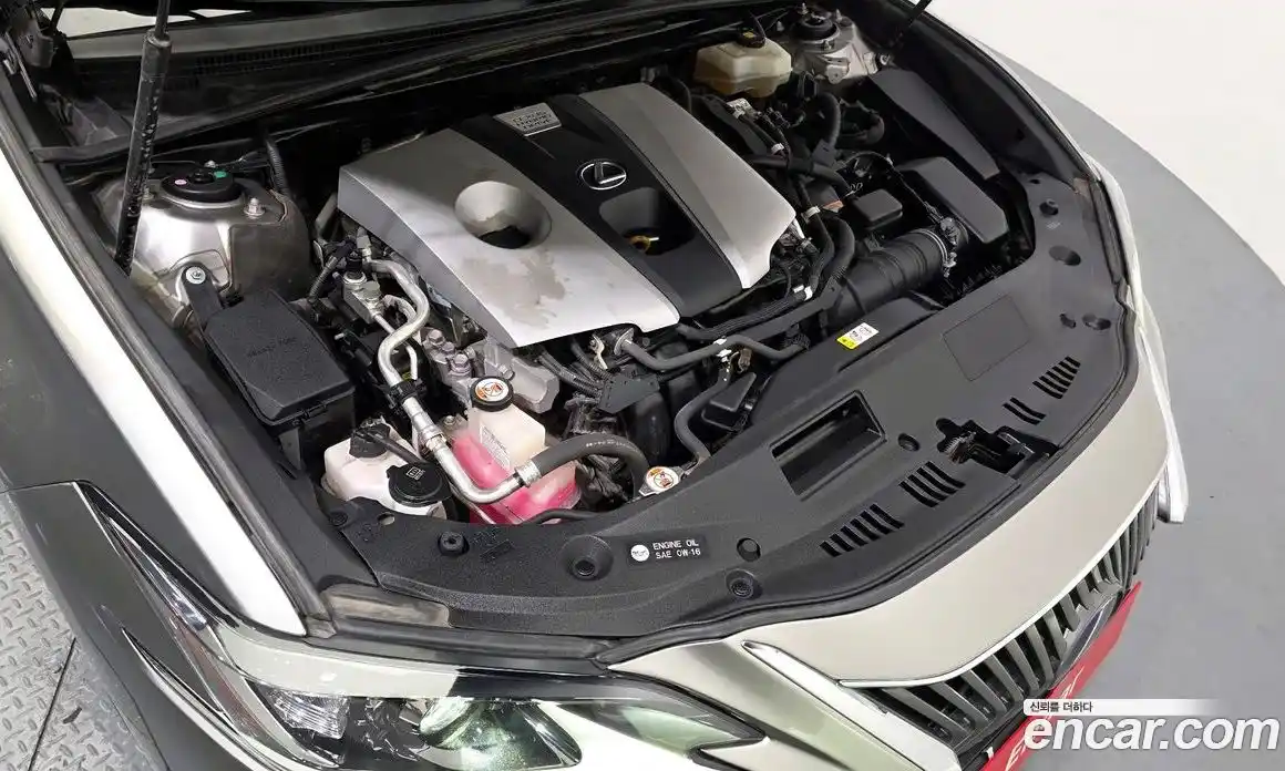 Lexus ES 2019 2.5 Автомат в Москве № 466009, фото 6