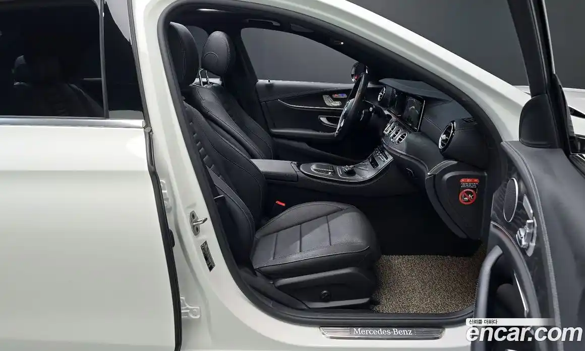 Mercedes-Benz E-Class 2023 2.0 Автомат в Москве № 466408, фото 11