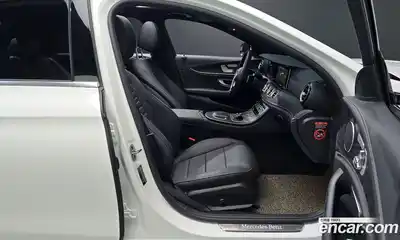 Mercedes-Benz E-Class 2023 2.0 Автомат в Москве № 466408, миниатюра 11