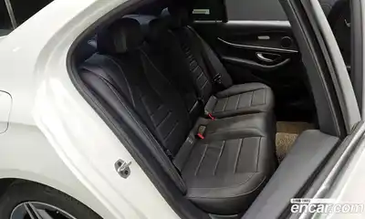 Mercedes-Benz E-Class 2023 2.0 Автомат в Москве № 466408, миниатюра 12