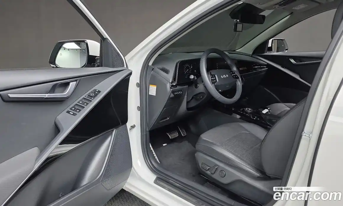 Kia Niro 2022 1.6 Автомат в Москве № 53566, фото 11