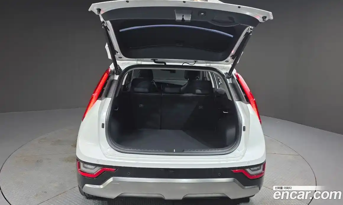 Kia Niro 2022 1.6 Автомат в Москве № 53566, фото 6