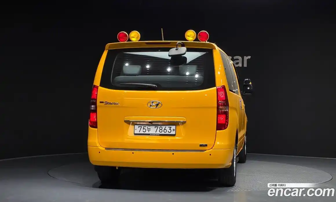 Hyundai Starex 2019 2.4 Автомат в Москве № 109376, фото 17