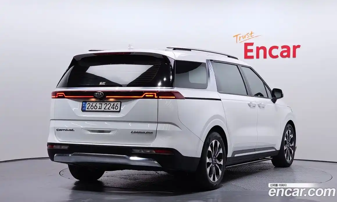 Kia Canival 2021 2.2 Автомат в Москве № 132903, фото 19