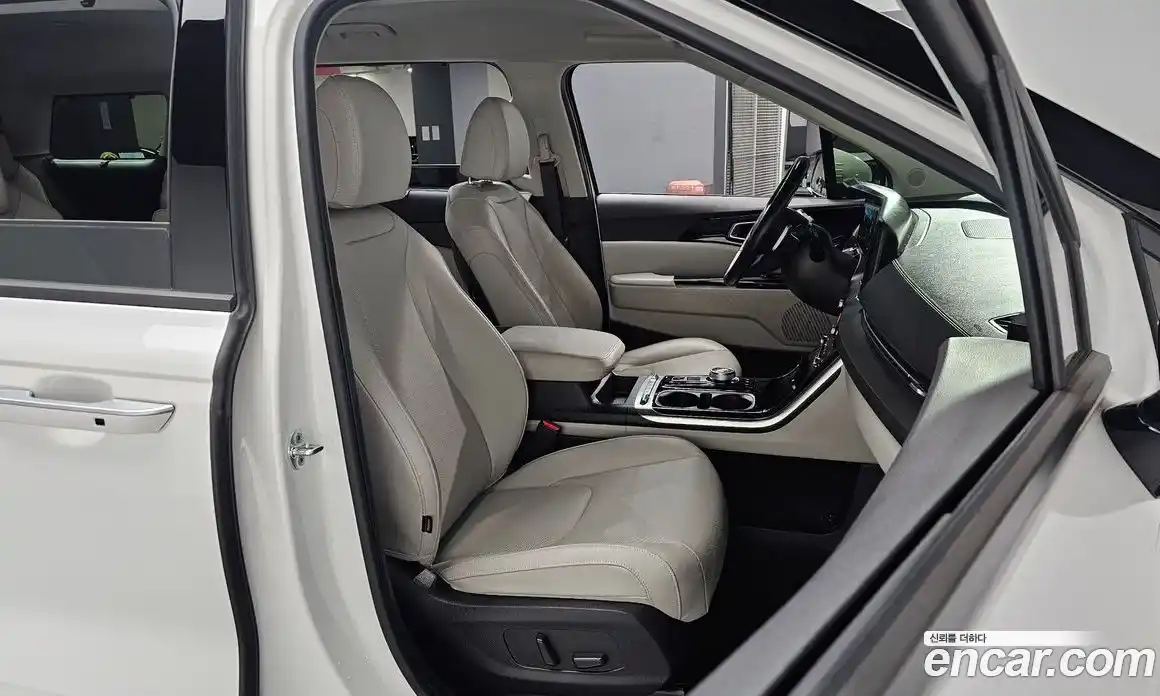 Kia Canival 2022 2.2 Автомат в Москве № 132962, фото 15