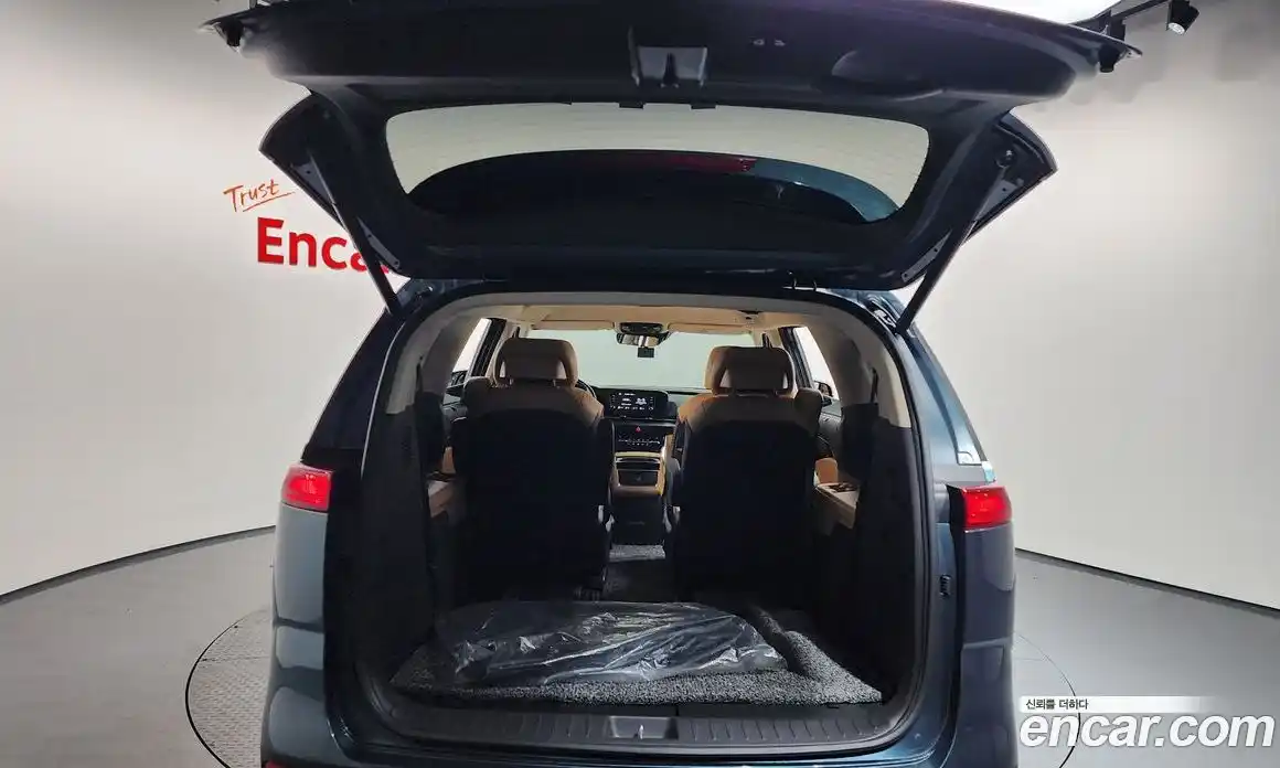 Kia Canival 2023 2.2 Автомат в Москве № 133508, фото 20