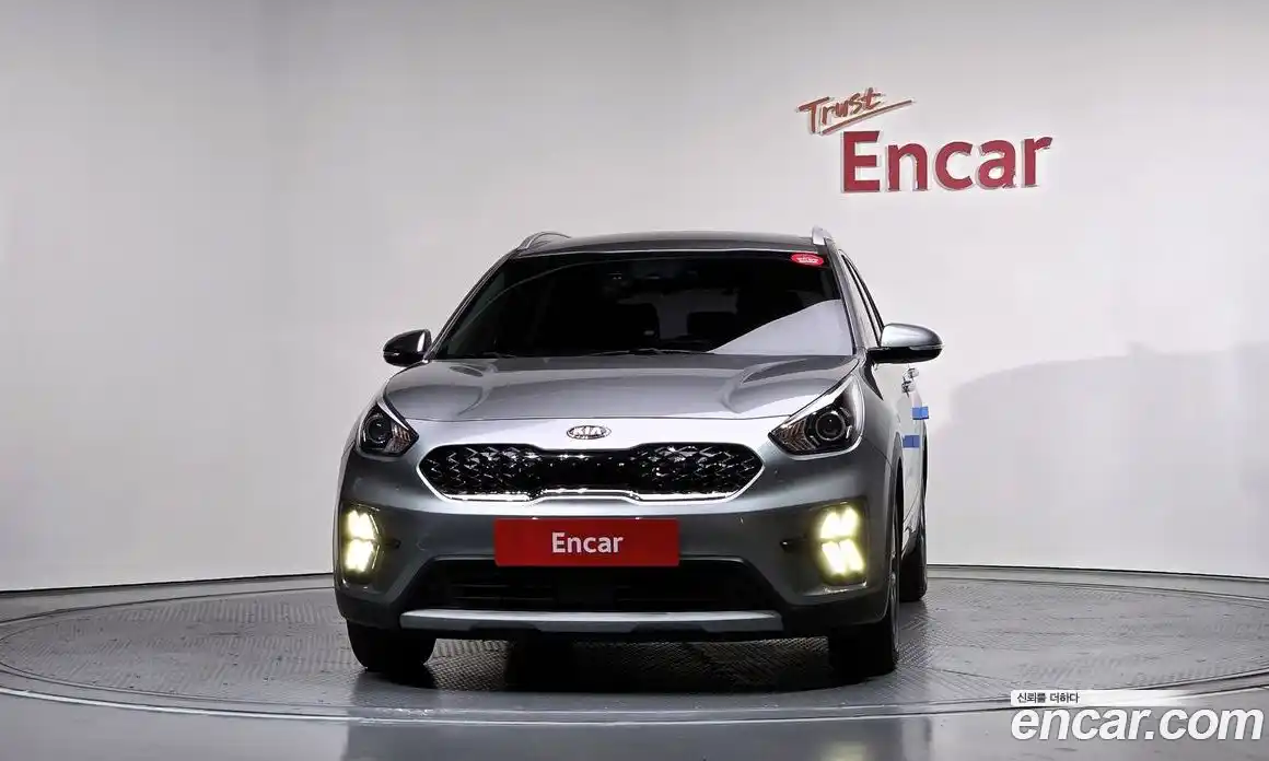 Kia Niro 2020 1.6 Автомат в Москве № 133726, фото 11