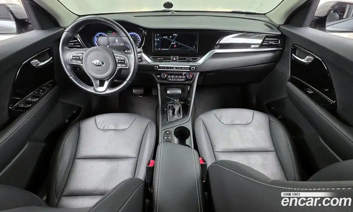 Kia Niro 2020 1.6 Автомат в Москве № 133726, фото 18