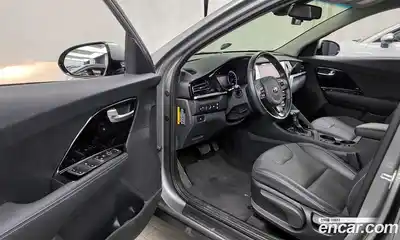 Kia Niro 2020 1.6 Автомат в Москве № 133726, миниатюра 9