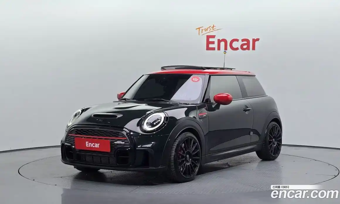 Mini Cooper 2024 2.0 Автомат в Москве № 141047, фото 1