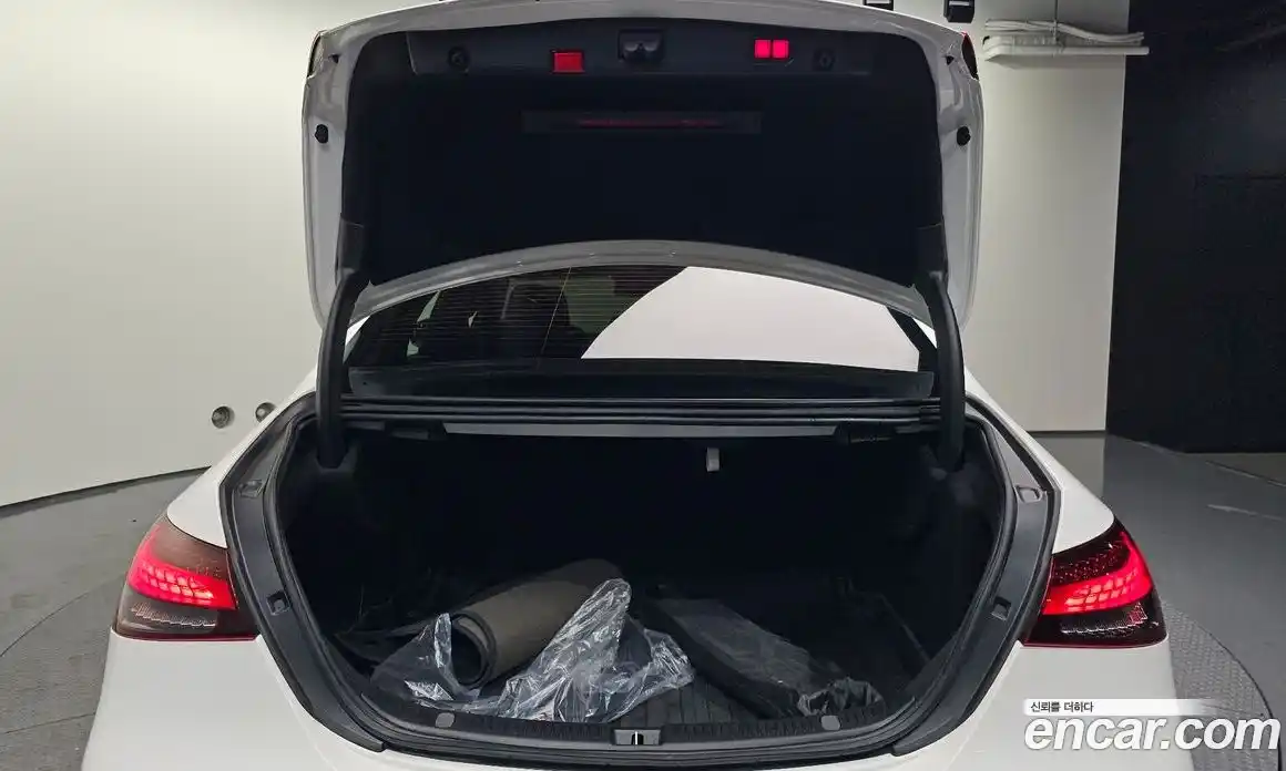 Mercedes-Benz E-Class 2022 2.0 Автомат в Москве № 143188, фото 3