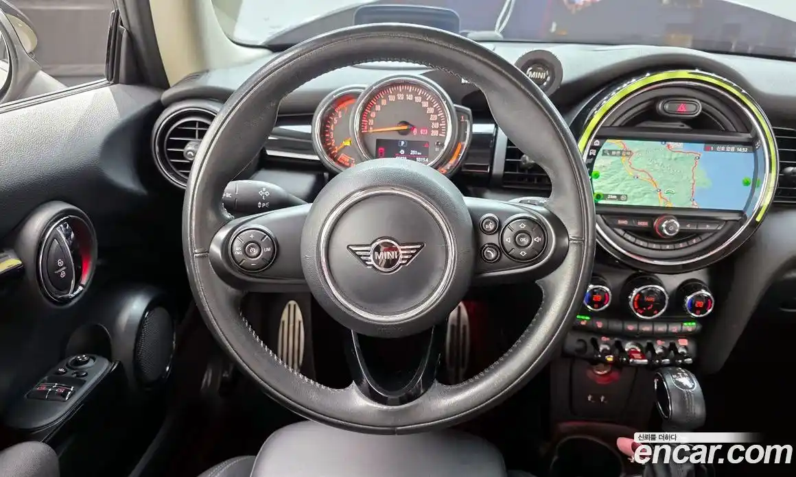 Mini Cooper 2019 1.5 Автомат в Москве № 153676, фото 16