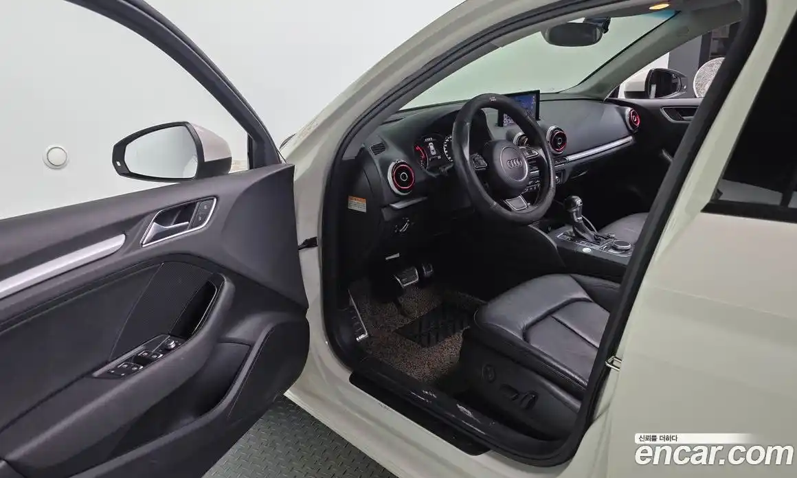 Audi A3 2015 2.0 Автомат в Москве № 158013, фото 10