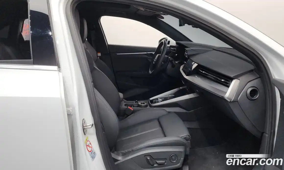 Audi A3 2023 2.0 Автомат в Москве № 158355, фото 10