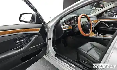 BMW 5-Series 2010 2.5 Автомат в Москве № 158490, миниатюра 9