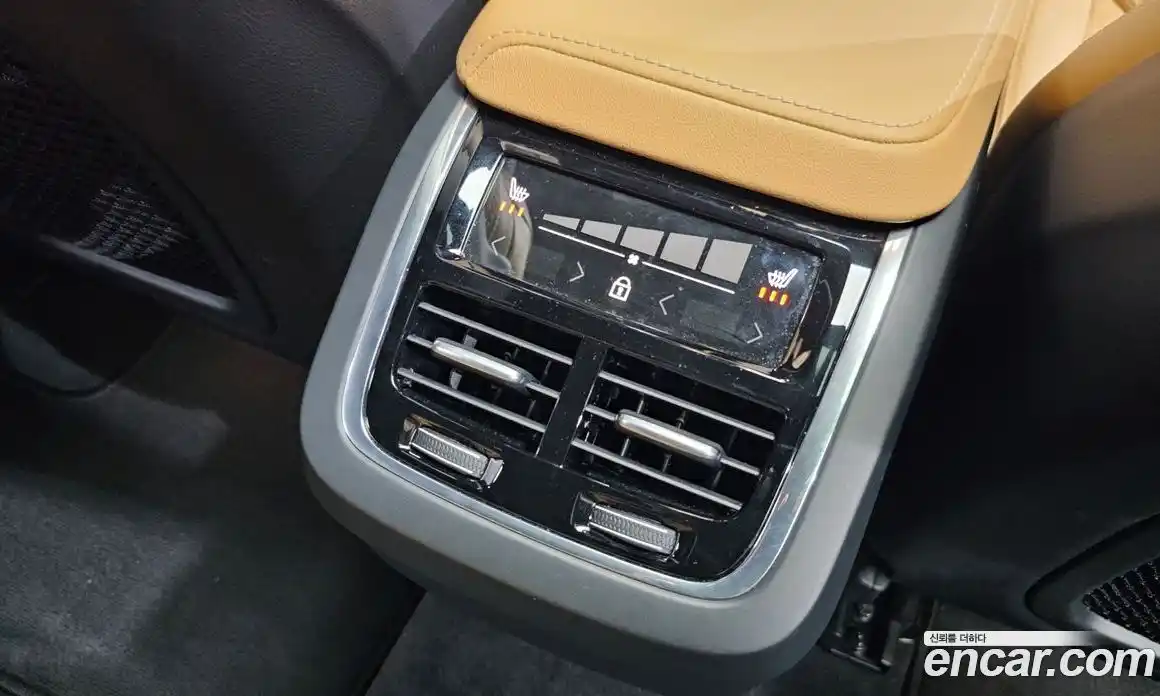 Volvo XC60 2025 2.0 Автомат в Москве № 164252, фото 4