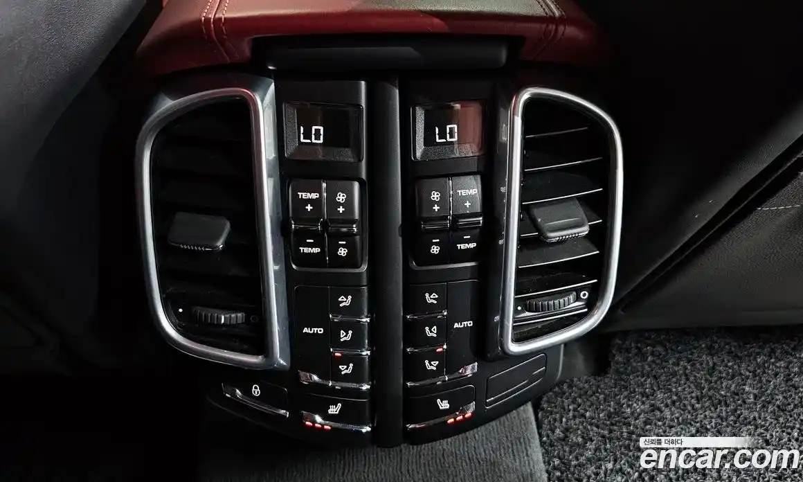 Porsche Cayenne 2016 3.6 Автомат в Москве № 165668, фото 18