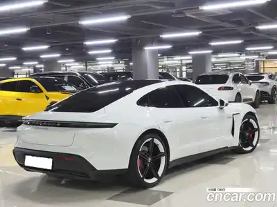 Porsche Taycan 2021 0.1 Автомат в Москве № 165785, миниатюра 3