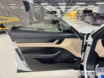 Porsche Taycan 2021 0.1 Автомат в Москве № 165785, миниатюра 6