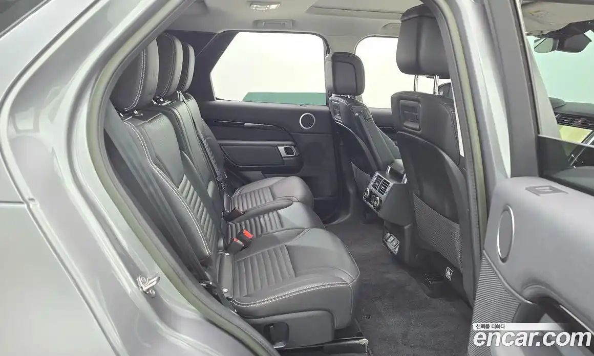 Land Rover Discovery 2023 2.0 Автомат в Москве № 166109, фото 1