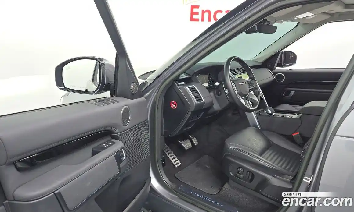 Land Rover Discovery 2023 2.0 Автомат в Москве № 166109, фото 2