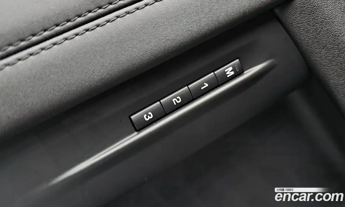 Land Rover Range-Rover Evoque 2022 2.0 Автомат в Москве № 166212, фото 18