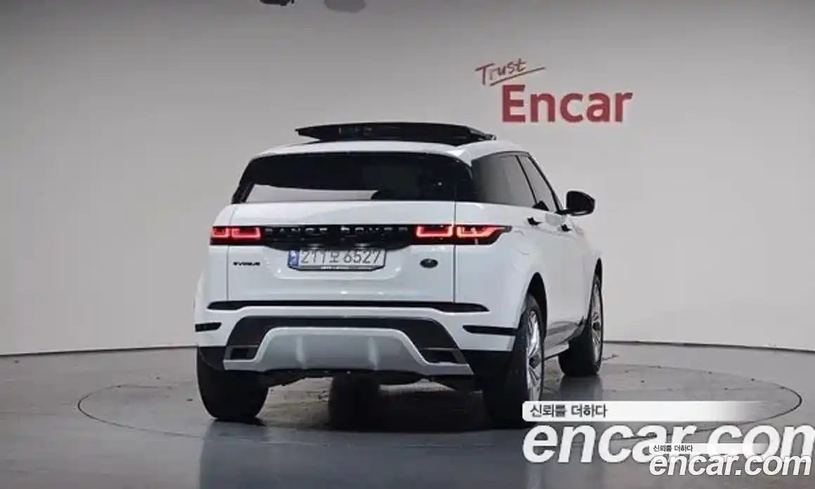 Land Rover Range-Rover Evoque 2022 2.0 Автомат в Москве № 166212, фото 4