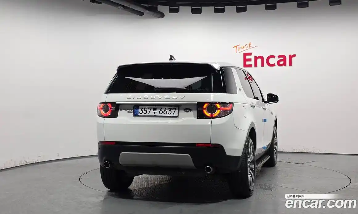 Land Rover Discovery Sport 2017 2.0 Автомат в Москве № 166594, фото 16