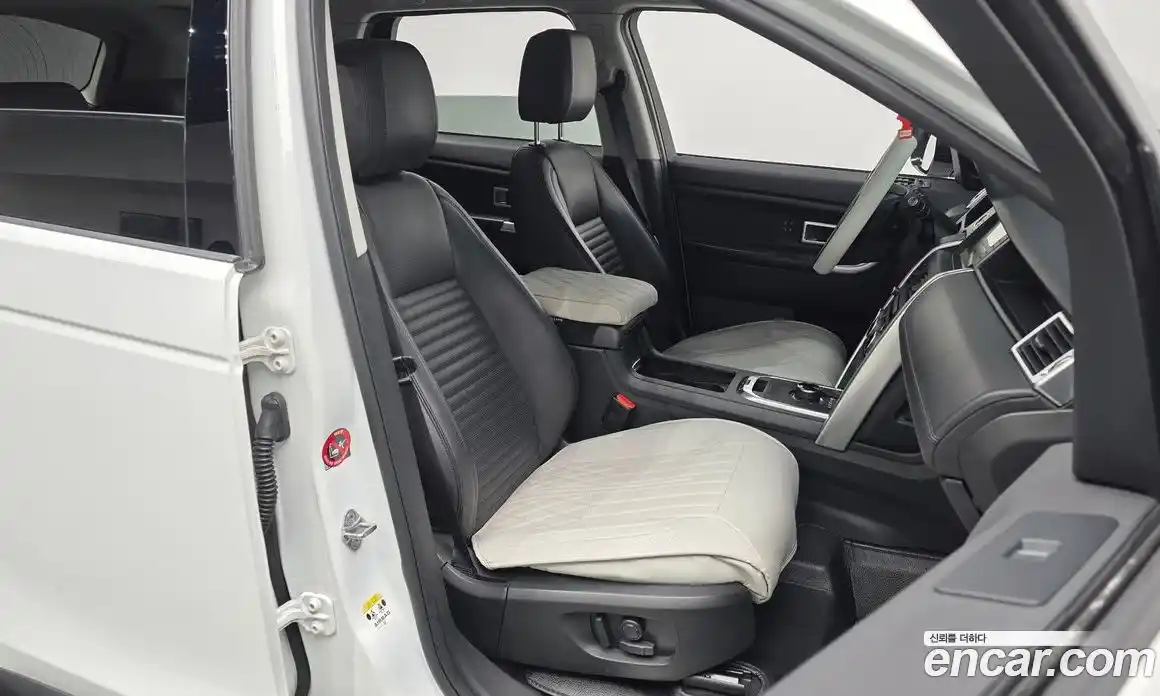 Land Rover Discovery Sport 2017 2.0 Автомат в Москве № 166594, фото 9