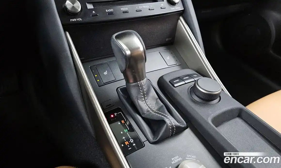 Lexus IS 2018 2.0 Автомат в Москве № 168198, фото 11