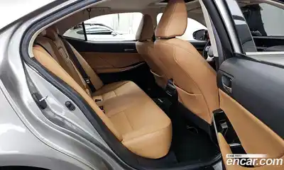 Lexus IS 2018 2.0 Автомат в Москве № 168198, миниатюра 3