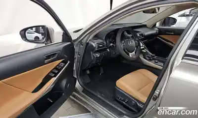 Lexus IS 2018 2.0 Автомат в Москве № 168198, миниатюра 9