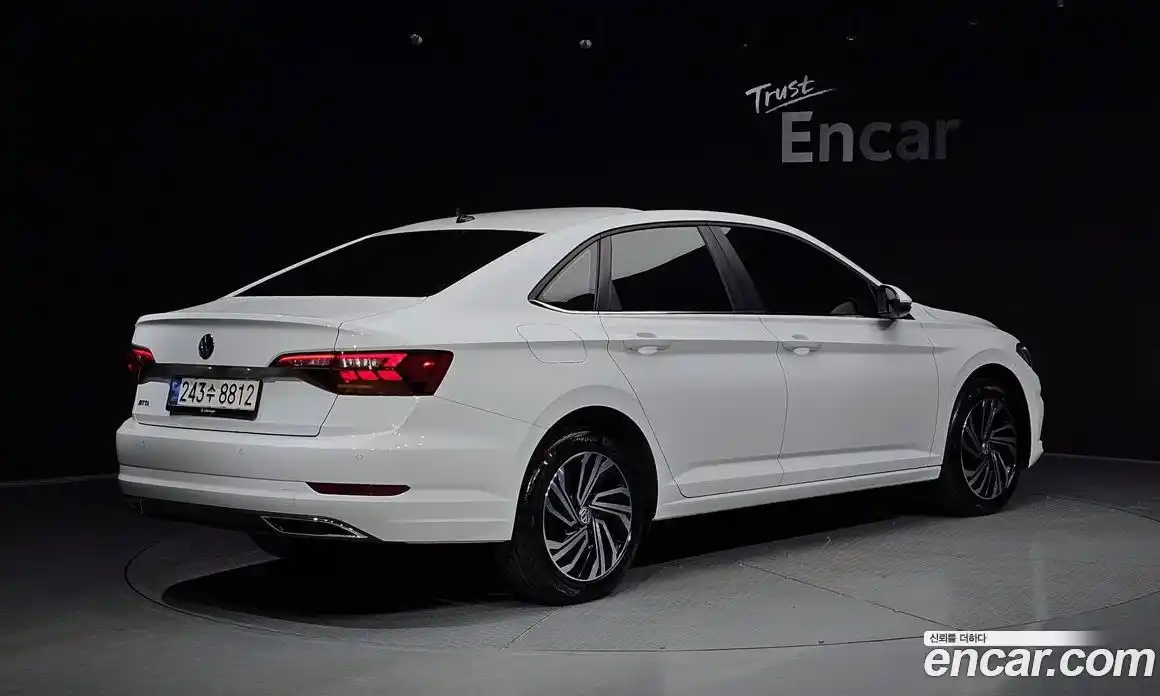 Volkswagen Jetta 2020 1.4 Автомат в Москве № 168729, фото 2