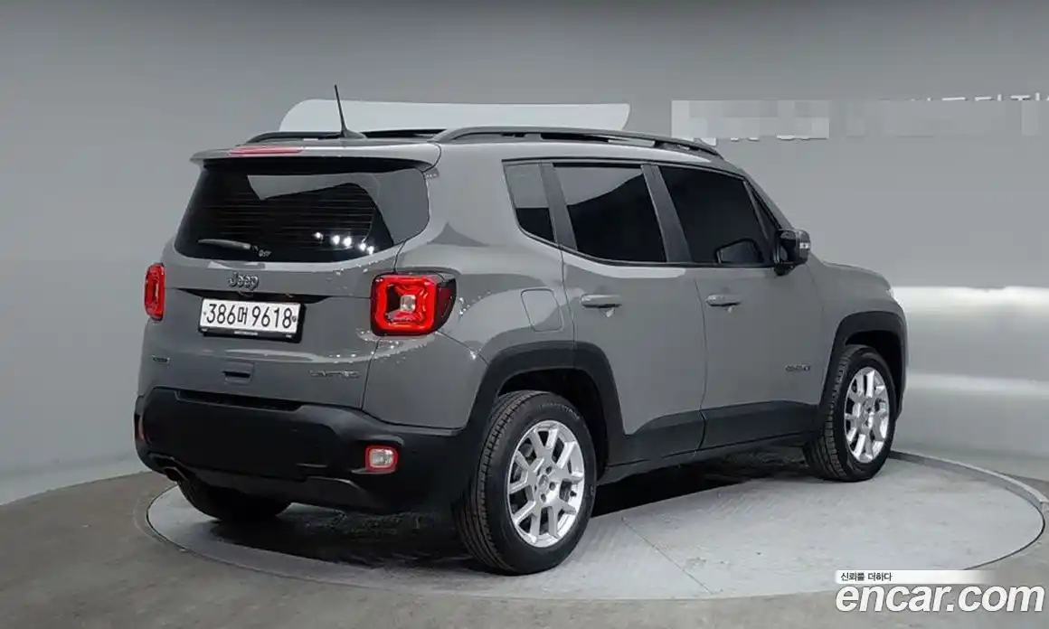 Jeep Renegade 2020 1.6 Автомат в Москве № 169983, фото 2