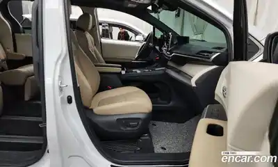 Toyota Sienna 2023 2.5 Автомат в Москве № 170137, миниатюра 12