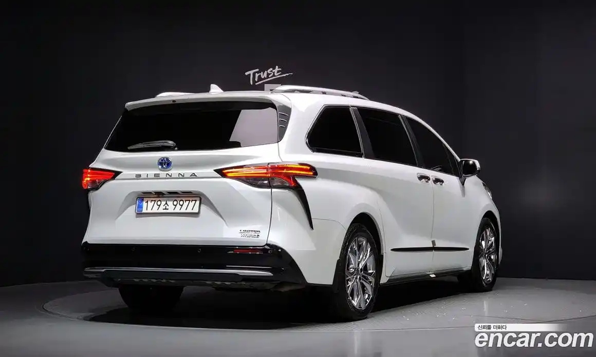 Toyota Sienna 2023 2.5 Автомат в Москве № 170137, фото 15