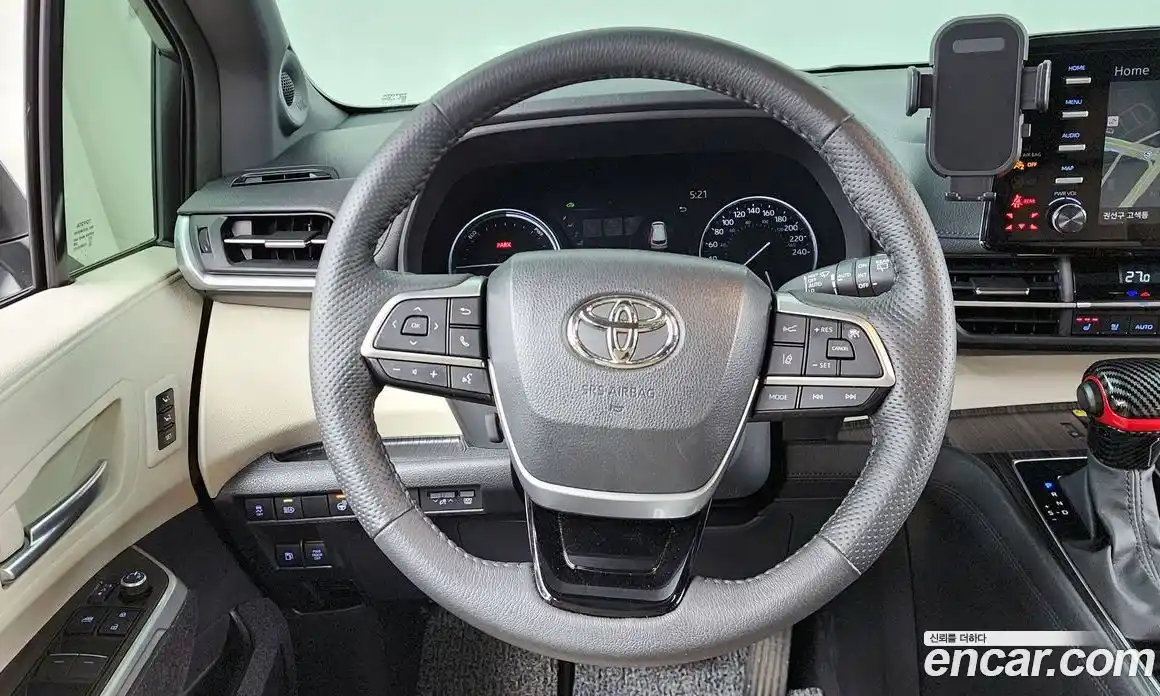 Toyota Sienna 2023 2.5 Автомат в Москве № 170137, фото 19