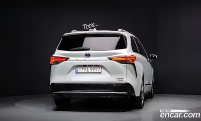 Toyota Sienna 2023 2.5 Автомат в Москве № 170137, миниатюра 3
