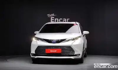 Toyota Sienna 2023 2.5 Автомат в Москве № 170137, миниатюра 7