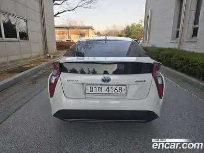 Toyota Prius 2017 1.8 Автомат в Москве № 170362, миниатюра 5