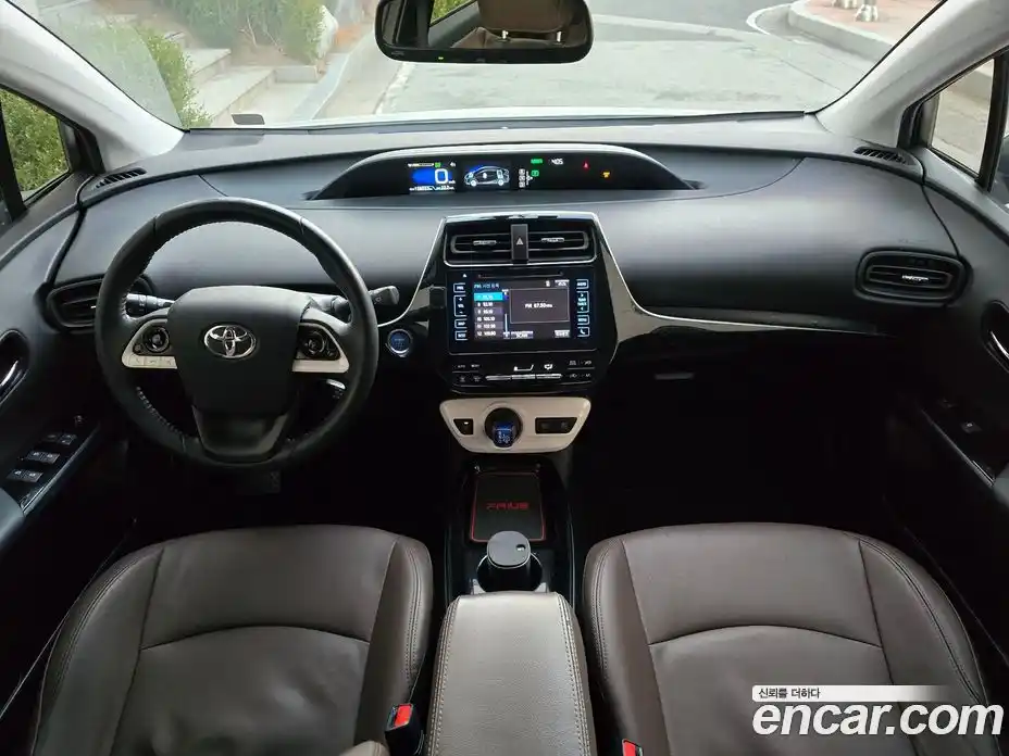 Toyota Prius 2017 1.8 Автомат в Москве № 170362, фото 7