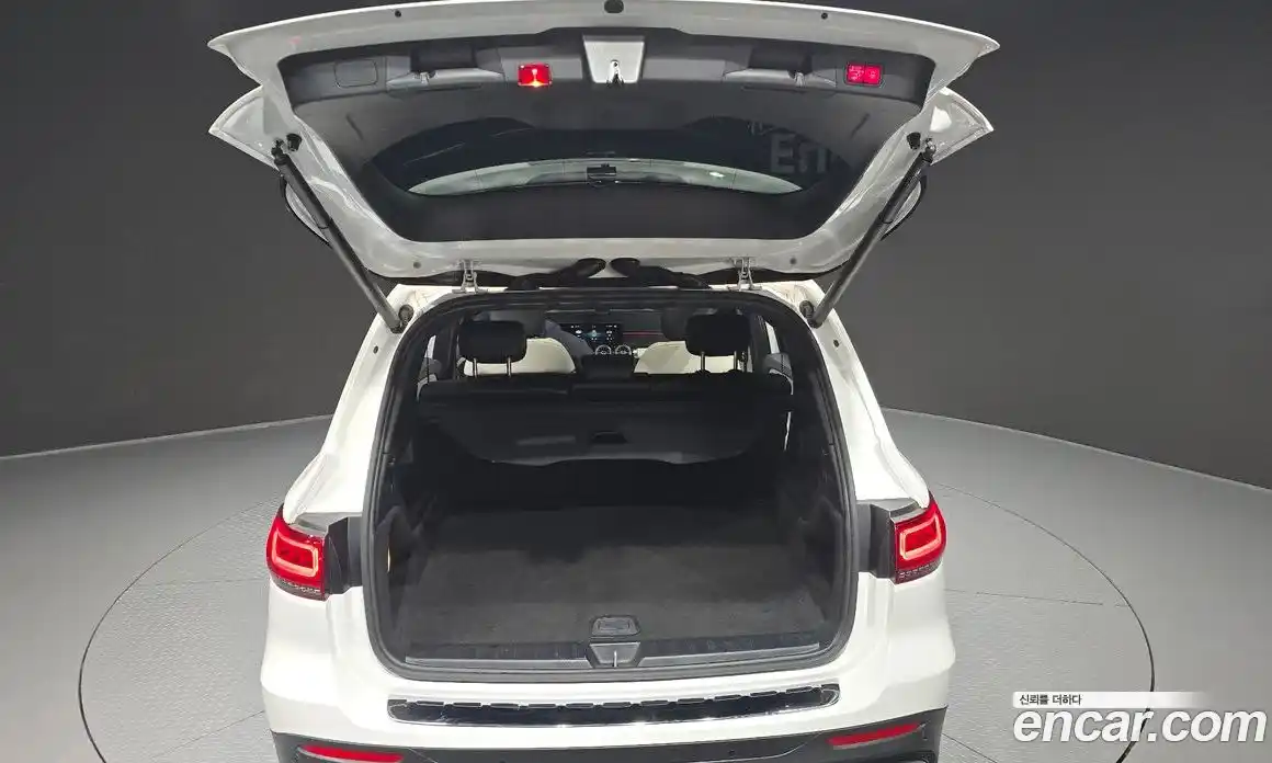 Mercedes-Benz GLB-Class 2020 2.0 Автомат в Москве № 194636, фото 20