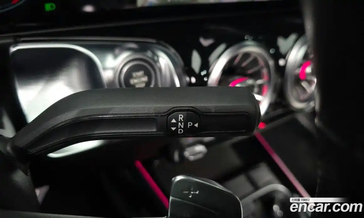 Mercedes-Benz GLB-Class 2020 2.0 Автомат в Москве № 194636, фото 9